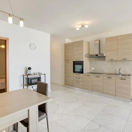 A Lovely 2br Home, In The Centre Of By 360 Estates Lejlighed *