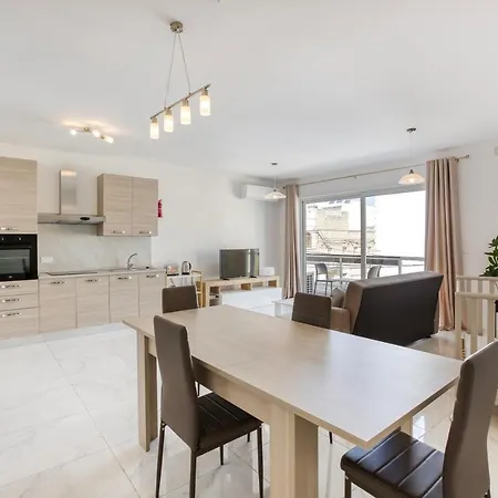 A Lovely 2br Home, In The Centre Of By 360 Estates Appartement