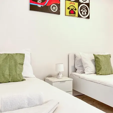 A Lovely 2br Home, In The Centre Of By 360 Estates Lejlighed