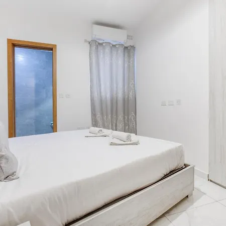 A Lovely 2br Home, In The Centre Of By 360 Estates Lejlighed