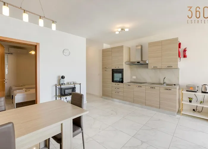 A Lovely 2br Home, In The Centre Of By 360 Estates Apartament *