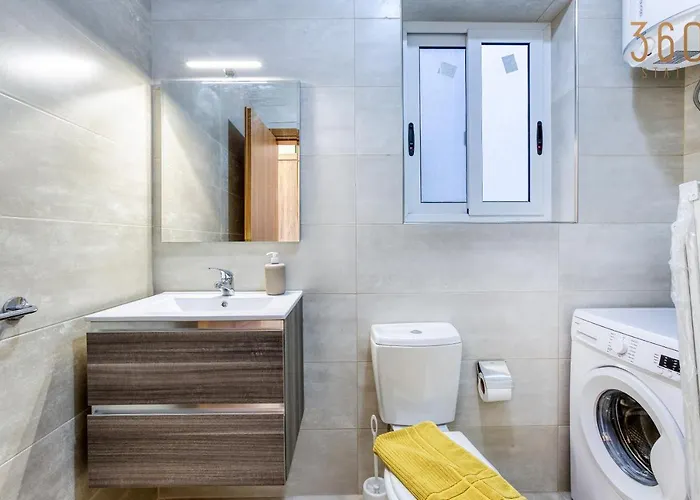 A Lovely 2br Home, In The Centre Of By 360 Estates *