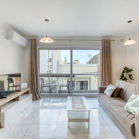 A Lovely 2br Home, In The Centre Of By 360 Estates Apartamento