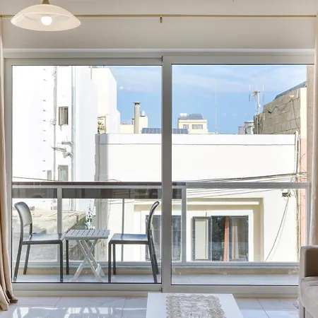 A Lovely 2br Home, In The Centre Of By 360 Estates Appartamento