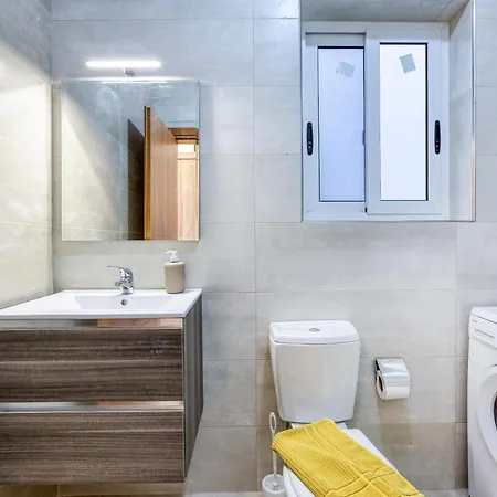 A Lovely 2br Home, In The Centre Of By 360 Estates *