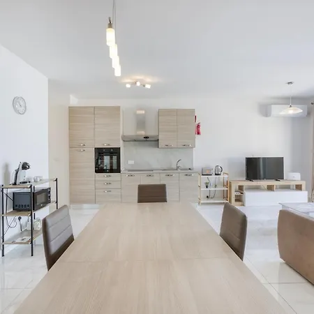 A Lovely 2br Home, In The Centre Of By 360 Estates Apartamento *