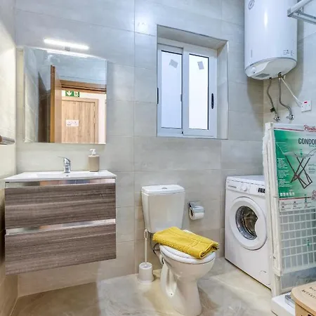 Apartamento A Lovely 2br Home, In The Centre Of By 360 Estates *