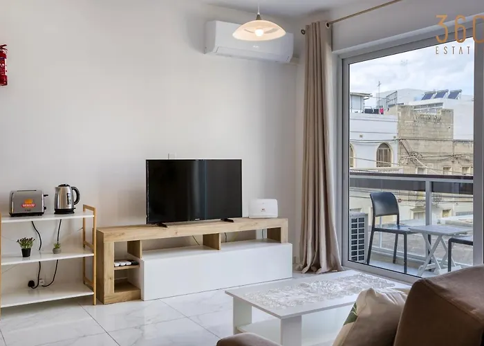 A Lovely 2br Home, In The Centre Of By 360 Estates *