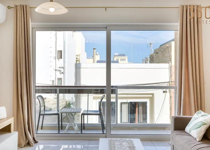 A Lovely 2br Home, In The Centre Of By 360 Estates Apartment