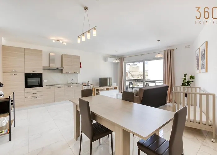 A Lovely 2br Home, In The Centre Of By 360 Estates Apartment