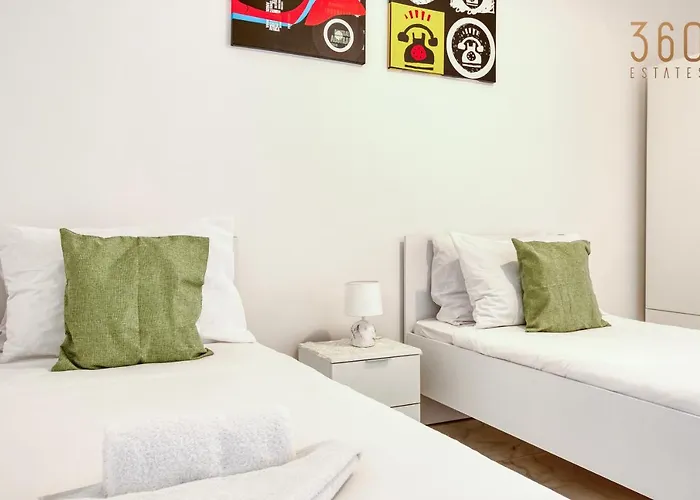 A Lovely 2br Home, In The Centre Of By 360 Estates Apartament